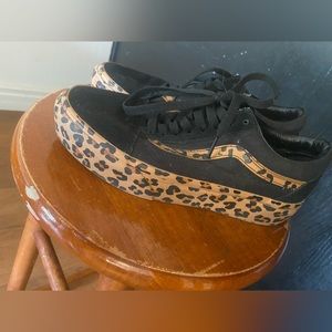Platform leopard vans